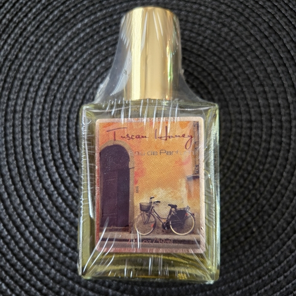๐50% OFF๐๐๐ฏNWTโผ๏ธ Camille Beckman brand "Eau de Parfum Tuscany Honey" - Picture 5 of 6